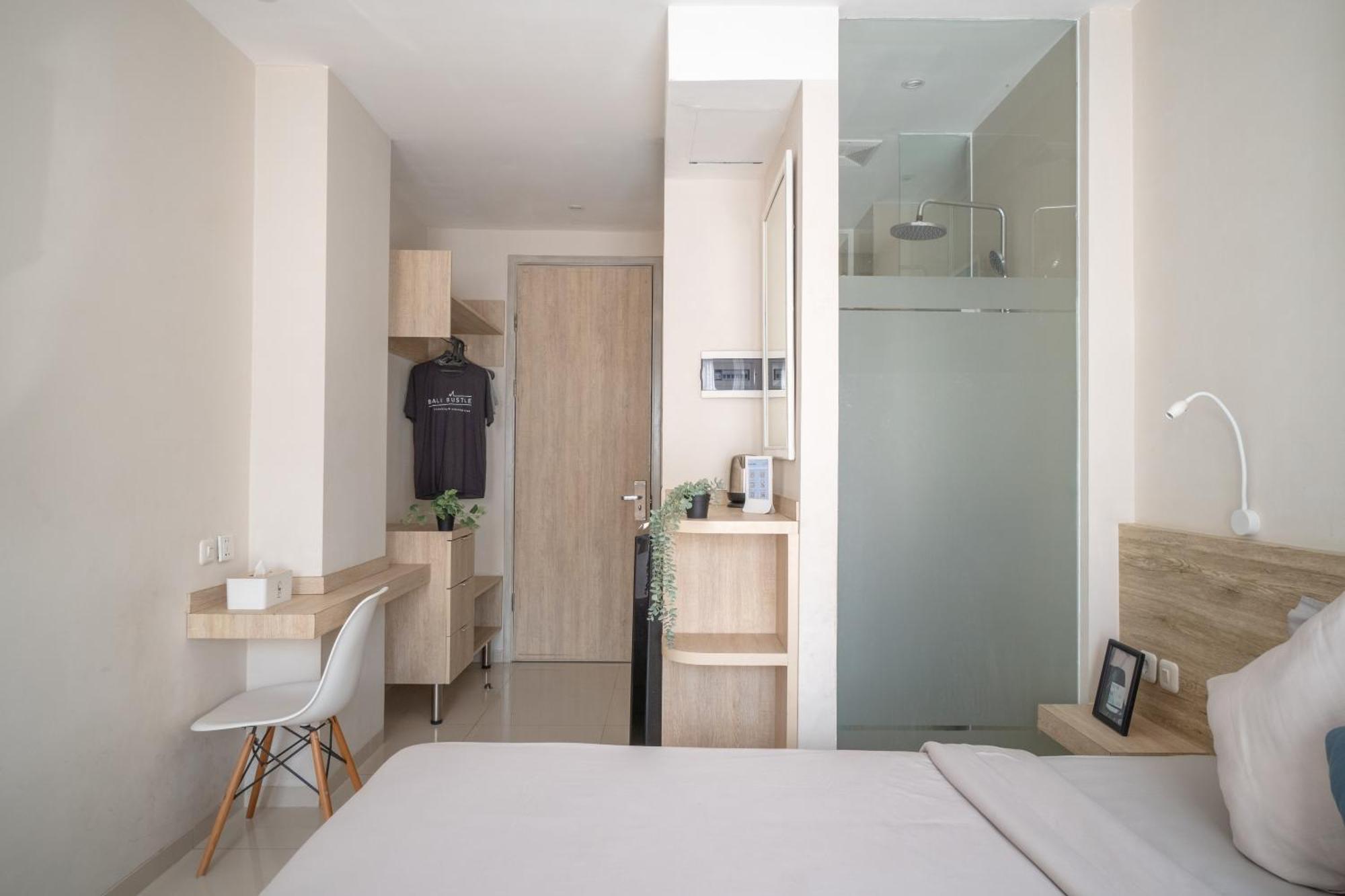 Bali Bustle Pararaton Coliving And Coworking Space Легіан Екстер'єр фото