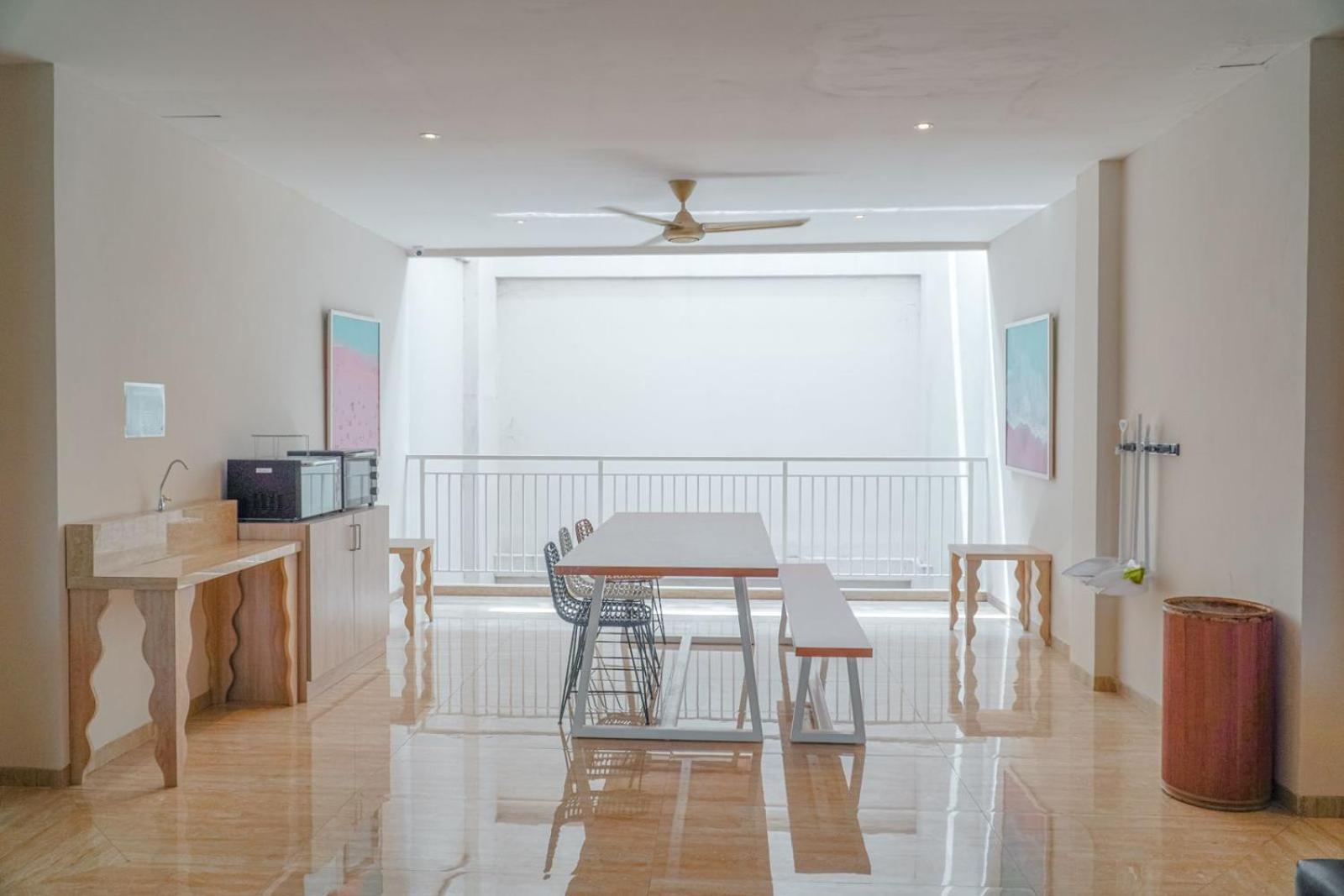 Bali Bustle Pararaton Coliving And Coworking Space Легіан Екстер'єр фото